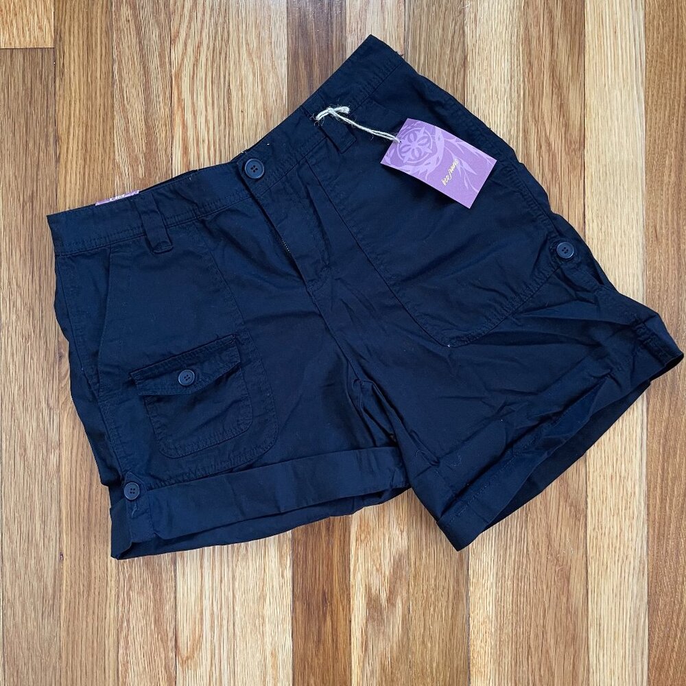 NWT BCC Jeans Women’s Black Cargo Shorts Size 6 Roll Tab Hem